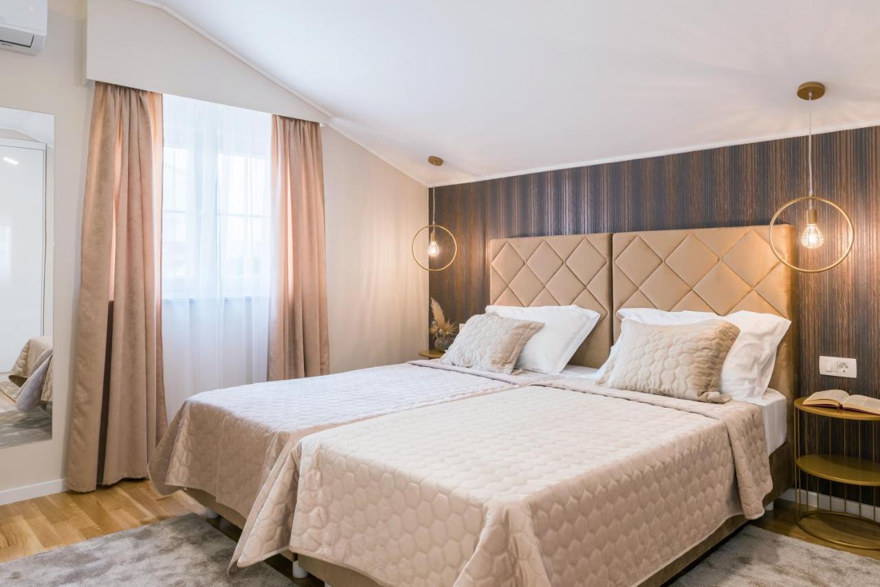 Turta Rooms Zara Esterno foto